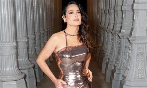 salma hayek leaks|Salma Hayek turned up the heat posing nude in stunning。